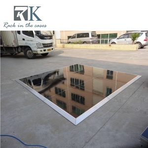 Piso Portátil para Pista de Baile, Bodas y Eventos, con Plataforma Negra y Bordes de Aluminio - Product Image 2