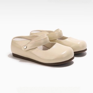 Zapatillas de mujer de cuero con acabado mate, estilo Mary Jane, con tacón medio, hebilla en forma de V, elevadas, lujosas y casuales. - Product Image 2