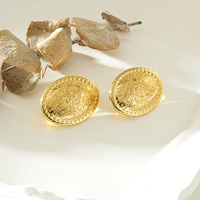 Boucles d'oreilles élégantes en or gravé avec un phénix et des fleurs orientales, design rétro, sans trous, adaptées à un usage quotidien