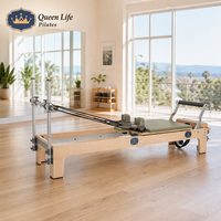 QueenLife Appareil de Pilates Reformer Commercial de Studio avec ressorts allemands, Jump Board, Box et Barre de pieds réglable, Équipement de Pilates pour salle de sport