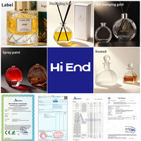 Bouteille diffuseur de parfum vide en verre transparent plat et rond, avec ensemble de bâtonnets en fibre, fournie directement par l'usine