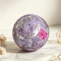 Sphère de rubis synthétique violet polie en lepidolite, pierre précieuse artificielle, boule de cristal artisanale pour cadeau et décoration intérieure, vente en gros
