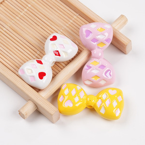 <span class=keywords><strong>Perles</strong></span> acryliques émaillées 35x15mm en forme d'éléments de poker et de nœuds de clown pour la fabrication de chaînes de téléphone et de bracelets (vente en gros) - Product Image 4