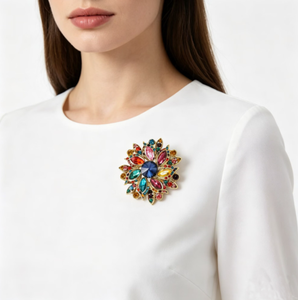 Broche rétro audacieuse et tendance de style européen et américain, avec accents de cristaux multicolores éblouissants, en alliage, accessoire de mariage et de vêtement d'extérieur unisexe - Product Image 6