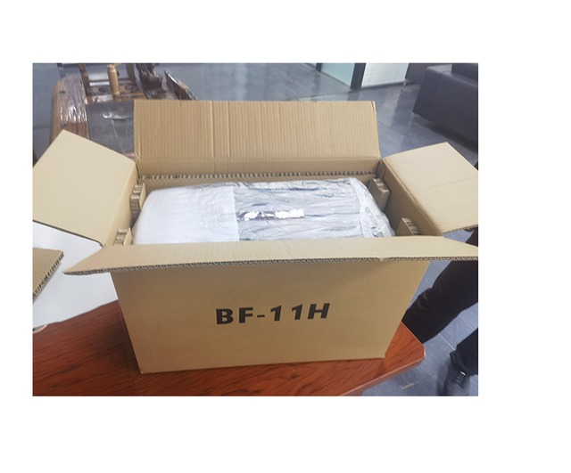 Hot Selling Luxury Universal Wholesale Price Portable Mini Car Fridge 12V Car Refrigerator TOYOTA HIACE Modification Accessories