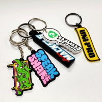 Porte-clés en caoutchouc PVC personnalisé avec logo d'usine, lettre de dessin animé, porte-clés personnalisé pour anniversaire et mariage