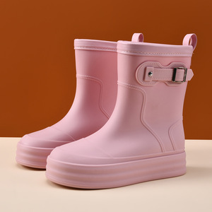 Bottes de pluie pour femmes, mi-mollet, semelle épaisse, imperméables, antidérapantes, talon plat en EVA, couleur unie blanc cassé - Product Image 2