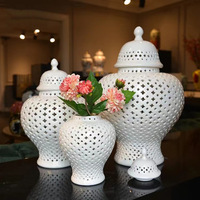 Ensemble de trois pots à gingembre en céramique blanche avec couvercle au design Art déco pour la décoration intérieure et le style européen
