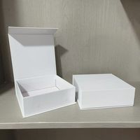 Boîte cadeau pliante en carton ondulé magnétique de luxe réutilisable en forme d'avion avec impression offset et gaufrage pour les entreprises