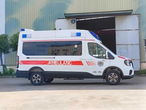Ambulance à toit haut F0rd avec équipement médical pour le transport et le traitement des blessés et des malades - Product Image 5