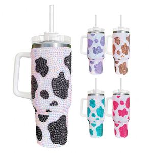 Gobelets personnalisés avec logo, motif vache, strass et clous, 40 oz, avec poignée, couvercle et paille - Product Image 1