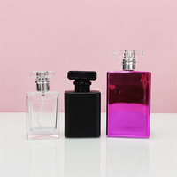 Bouteilles de parfum carrées en verre noir de 30 ml et 50 ml avec couvercle en plastique