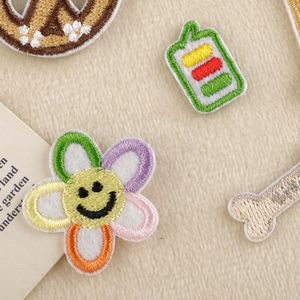 Mini-patches brodés thermocollants DIY pour scrapbooking, motifs fleurs, camions, fruits et aliments, très demandés - Product Image 4