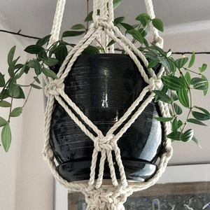 Support de plante en macramé fait main Timeless Spark - Product Image 1