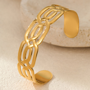 Bracelet en acier inoxydable plaqué or 18 carats, hypoallergénique, résistant à la décoloration, bijoux de mode de qualité supérieure avec un style chic - Product Image 4