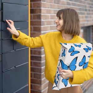 Bolsas de Envío con Estampado de Mariposas para Ropa - Sobres de Correo Impermeables y Resistentes a Desgarros - Bolsas de Embalaje Autosellables - Product Image 2