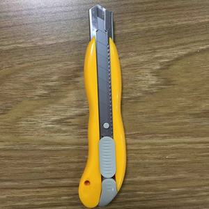 Bonne qualité ABS poignée <span class=keywords><strong>utilitaire</strong></span> couteau casser 18mm couteau de coupe de haute qualité - Product Image 1