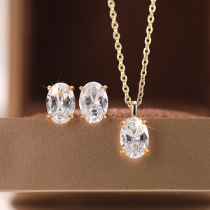 Set di Collane Geometriche Ovali per Donne, Ciondolo Minimalista con Catena, Accessorio per Outfit Quotidiani - Product Image 2