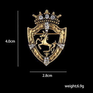 Accesorios de joyería DIY hechos a medida para hombre broche de oro plata cristal corona escudo unicornio Collar aguja insignia broches para traje