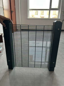 Malla de Alambre Soldada Galvanizada Anti-escalada para Cercas Agrícolas con Tejido Plano y Superficie con Recubrimiento en Polvo - Product Image 2