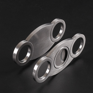 Coupe-cigares en acier inoxydable en forme de huit, double lame, coupe-cigares manuel portable pour accessoires de cigares - Product Image 2