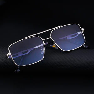 Lunettes de soleil carrées en métal pour hommes Cy-Gz1294, verres PC UV400, style conduite à double pont, monture noire C1 double gris - Product Image 3