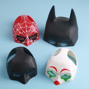 Masques en plastique pour chats et chiens - Accessoires de cosplay sur le thème de <span class=keywords><strong>Batman</strong></span>, Spider-Man et <span class=keywords><strong>Avengers</strong></span> pour animaux de compagnie - Product Image 4
