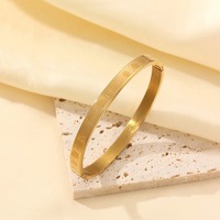 Bracelet de luxe pour femme en acier inoxydable plaqué or 18 carats, étanche et inaltérable, avec diamants brillants, vente en gros d'usine transfrontalière