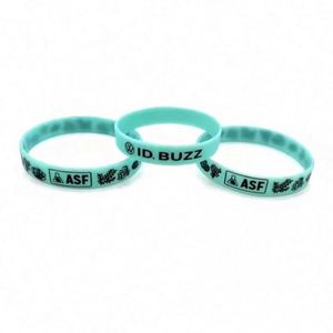 Bracelet en silicone personnalisé avec logo, fin, en caoutchouc, lumineux dans le noir, promotionnel – Ventes Flash - Product Image 5