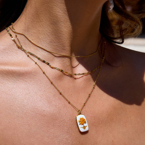 Collar de tres capas chapado en oro de 18 quilates con colgante de árbol de la vida, joyería de regalo - Product Image 3