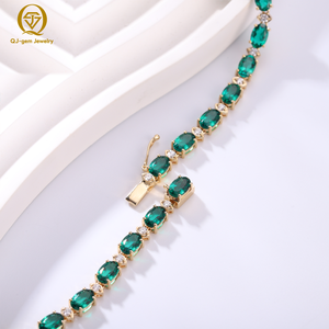 Collier de luxe haut de gamme, forme ovale, émeraude verte, diamant cultivé en laboratoire, certifié IGI, or 18 carats, taille personnalisée pour les occasions spéciales - Product Image 3