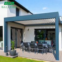 Système de toit motorisé imperméable à l'eau pour ouverture et fermeture, pergola en aluminium à lames orientables pour jardin