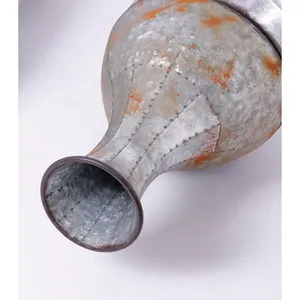 แจกันโลหะทันสมัย ของตกแต่งสำหรับห้องนั่งเล่น สำนักงานที่บ้าน ตกแต่งโต๊ะ ดีไซน์ทันสมัย ทนทาน เหมาะสำหรับการตกแต่งภายในสไตล์ร่วมสมัย - Product Image 3