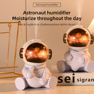 Humidificador Ultrasónico USB Portátil Pequeño con Diseño de Astronauta, Regalos Elegantes 2025, Difusor de Aroma para Dormitorio y Hogar - Product Image 2