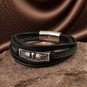 Bracelet en cuir multicouche style punk sombre pour homme avec fermoir magnétique en forme d'ailes de crâne, bijoux vintage en acier inoxydable, 19 cm, 21 cm, 23 cm - Product Image 3