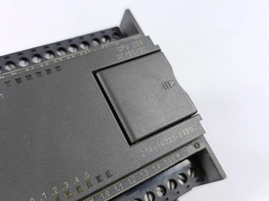 ยูนิต CPU ขนาดกะทัดรัดแบบกลาง 6ES72141AD210XB0 พร้อมเซอร์กิตเบรกเกอร์สำหรับระบบควบคุม 6ES7214-1AD21-0XB0 - Product Image 5
