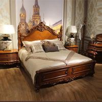 Lit King Size en Bois Massif Style Européen Vintage Sculpté avec Finition Chêne Américain pour Mobilier de Chambre d'Hôtel