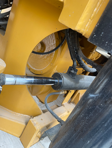 เครื่องจักรก่อสร้างปั๊มเครื่องยนต์หลักสำหรับรถตัก CAT 966H สภาพดี - Product Image 4