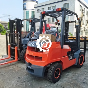 מלגזה משומשת של טויוטה 30, עבודה כבדה, שעות עבודה נמוכות, חלקים מקוריים, פונקציונליות מלאה, ביצועים גבוהים, מוכנה לעבודה - Product Image 2