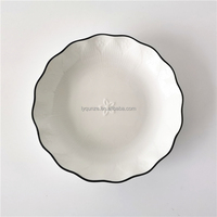 Assiette creuse en porcelaine à motif floral en relief de 8 pouces, bord festonné ondulé, assiette profonde en céramique pour pâtes et salades