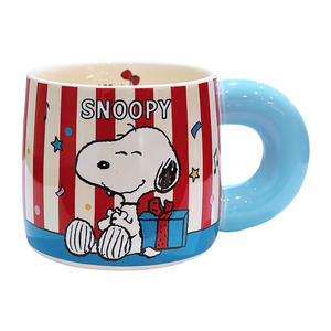 Taza de Cerámica Snoopy Zuo Mu, Gran Capacidad, Diseño a Rayas, Pintada a Mano, con Asa, Regalo para Parejas - Product Image 3