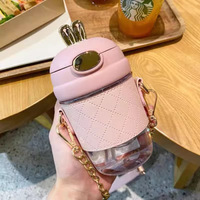 Bouteille d'eau pour enfants en gros 380ml 580ml mignon oreilles de lapin perles en métal chaîne sangle bouteille d'eau en plastique avec paille