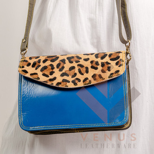 LW Sac à bandoulière en cuir véritable pour femmes avec pompon Lady Sling Bag Sac à bandoulière en cuir à franges pour filles - Product Image 1