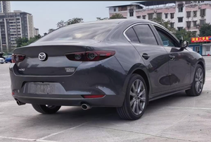 Mazda 3 Axela 2023, 2.0L Automático, Versión Elegante, Tracción Delantera, Sedán de Gasolina, Bajo Consumo de Combustible, Auto Usado Familiar para Venta de Exportación - Product Image 3