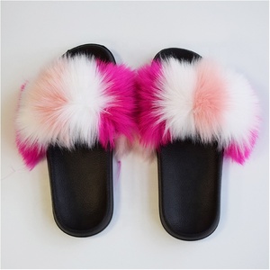 Sandales à la mode en gros, nouvelles arrivées, tongs colorées en fausse fourrure, tongs pour femmes 2023, pantoufles personnalisées pour femmes - Product Image 2