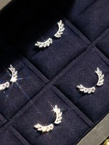 Xinfly Wholesale 18K Gold <b>Wing</b>-Shaped Diamond Stud <b>Earrings</b> 0.36ct Baguette and Round Diamonds <b>Wing</b> Shape Design - Product Image 5