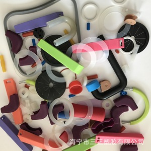 Tres piezas de silicona personalizadas, sellos de goma de varias formas y tamaños para uso industrial - Product Image 3