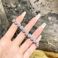 Bijoux tendance pour femmes, accessoires de mode modernes avec détails en pierre, idéaux pour les soirées et comme cadeaux de luxe : bagues, boucles d'oreilles clous, colliers et bracelets