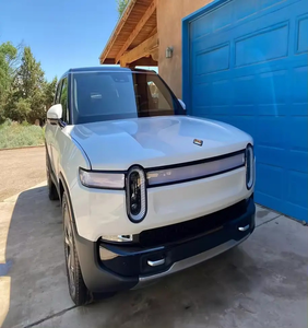 Occasion 2024 Rivian R1S Adventure Edition Performance Double Moteur AWD Grande Batterie Non Modifiée Conduite à Gauche Cuir - Product Image 1
