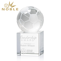 Trophée de football en cristal cubique épais personnalisé Noble, surface mate gravée, récompense pour l'accomplissement d'une équipe de football
